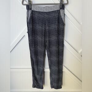 Cabi Navy And White Abstract Print Light Weight Strand Pants #5109 Size Small